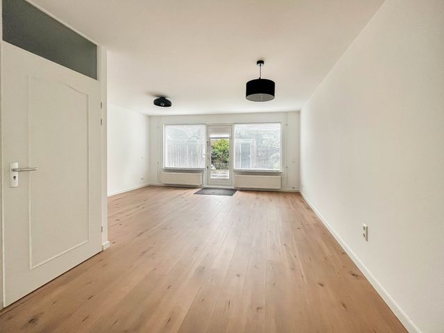 Hazenburglaan 103, Hoofddorp