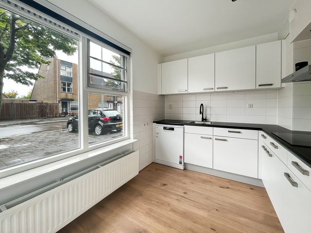 Hazenburglaan 103, Hoofddorp