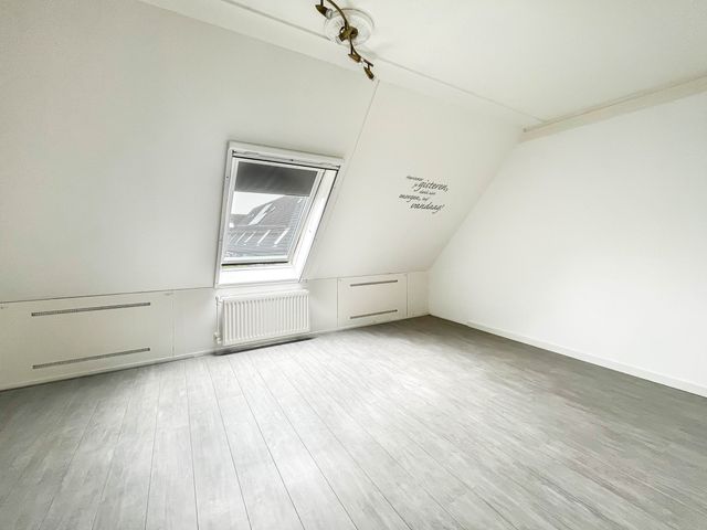 Hazenburglaan 103, Hoofddorp