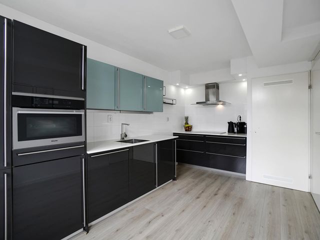 Bazeldijk 11, Rotterdam