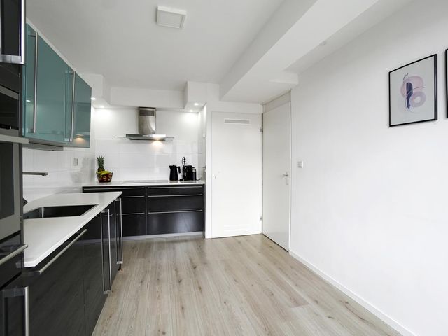 Bazeldijk 11, Rotterdam