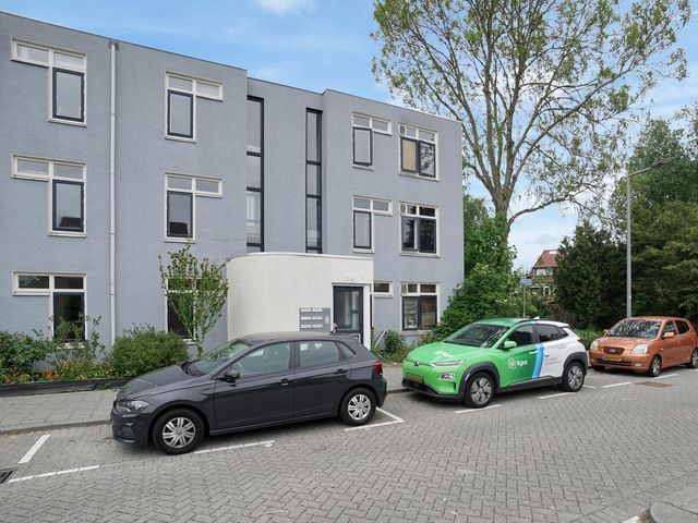Bazeldijk 11, Rotterdam
