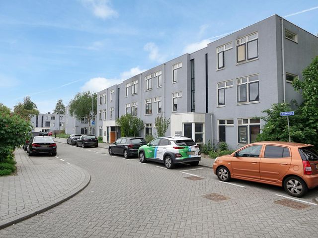Bazeldijk 11, Rotterdam