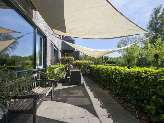 Corso 2, Huissen