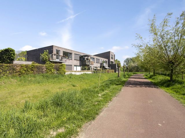 Corso 2, Huissen