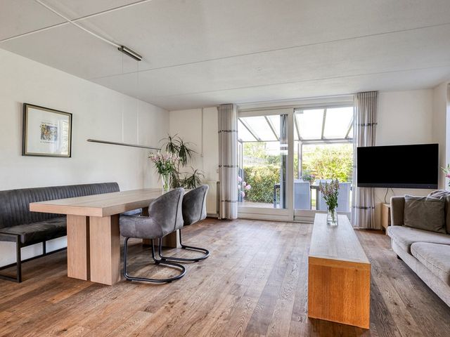 Spits 6, Zuidhorn