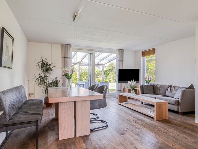 Spits 6, Zuidhorn