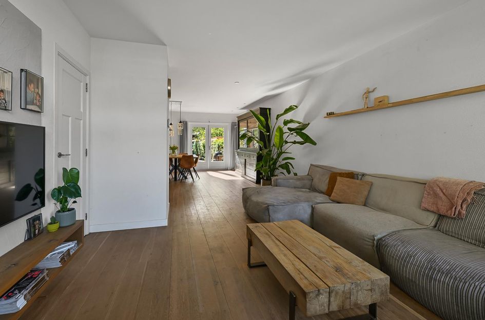 Dorpsstraat 975