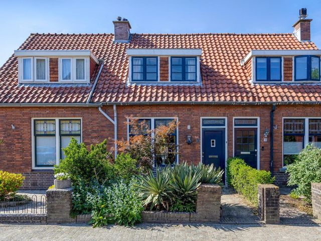 Dr. Ammanstraat 8, Warmond