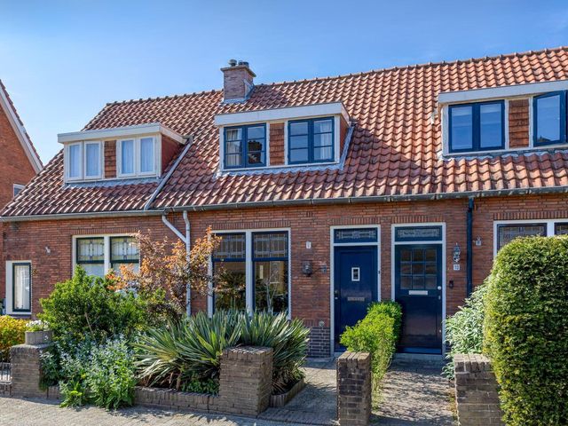 Dr. Ammanstraat 8, Warmond