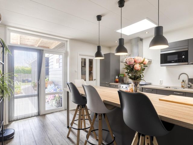van Tilburghstraat 12, Driewegen