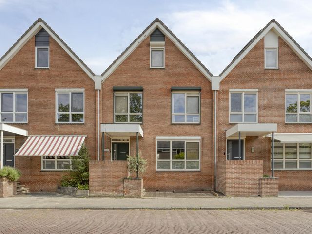 Emmastraat 112, Rozenburg