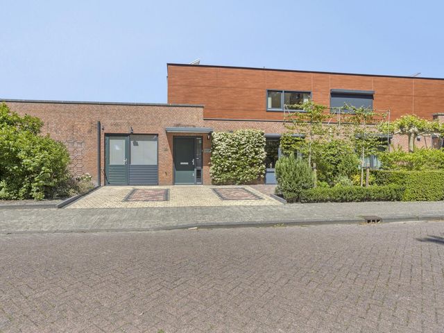 Sara Burgerhartstraat 31, Oosterhout
