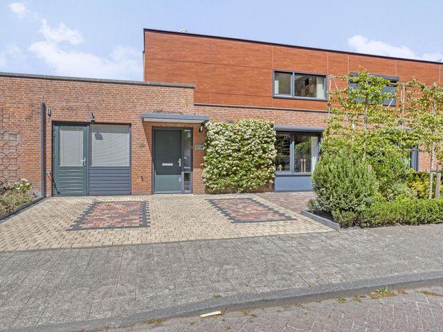 Sara Burgerhartstraat 31, Oosterhout