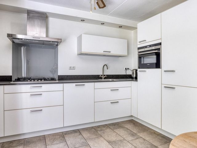 Sara Burgerhartstraat 31, Oosterhout