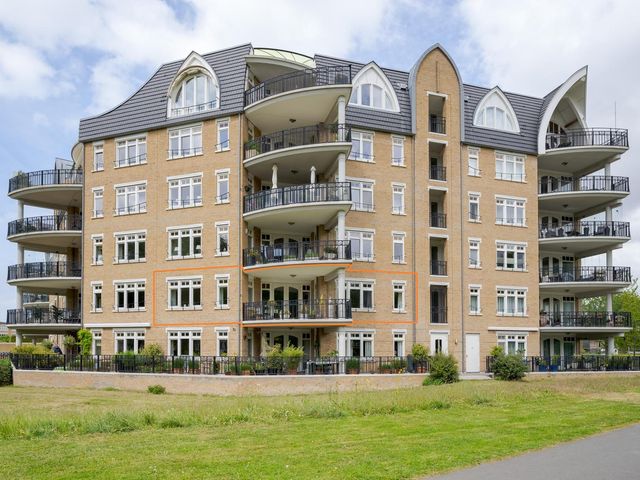 Harry Mulischstraat 24, Voorschoten