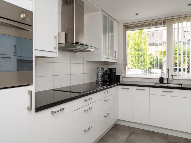 Leeuwenburg 8, Barendrecht