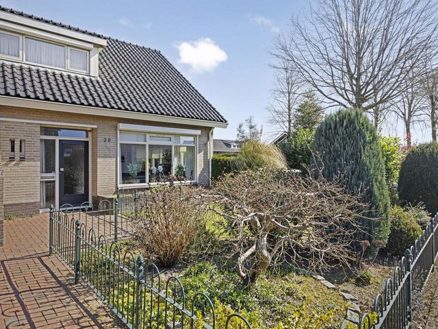 Reggestraat 29, Enter