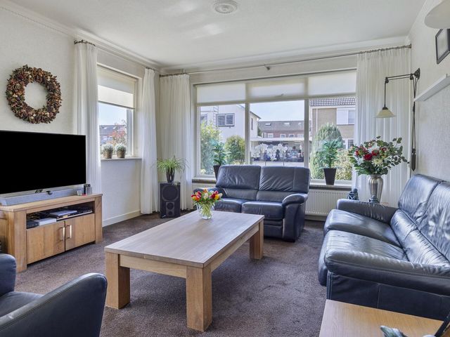 Reggestraat 29, Enter