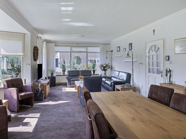 Reggestraat 29, Enter