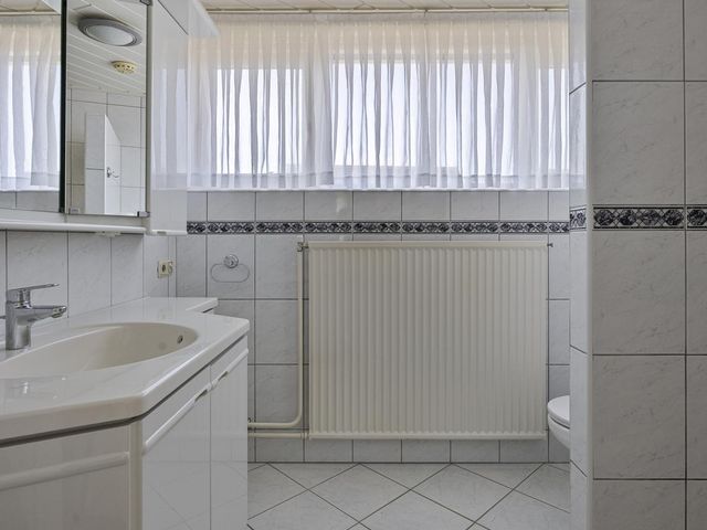 Reggestraat 29, Enter