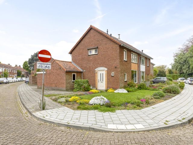 Aagje Dekenstraat 16, Terneuzen