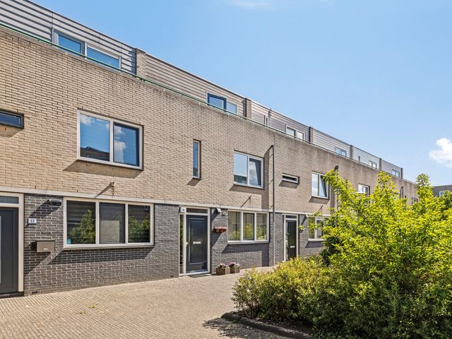 Guurtje Riemenshof 9, Leiden
