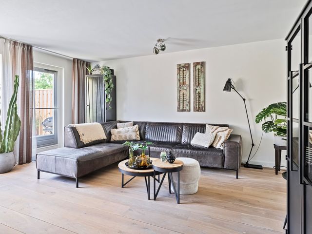 Guurtje Riemenshof 9, Leiden