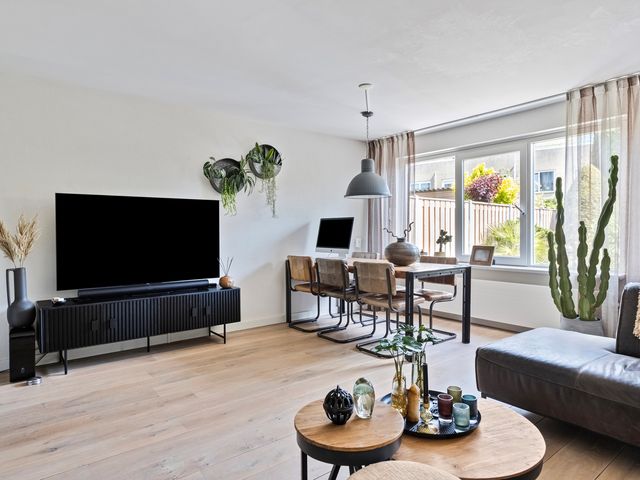 Guurtje Riemenshof 9, Leiden
