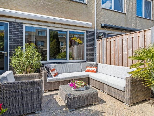 Guurtje Riemenshof 9, Leiden