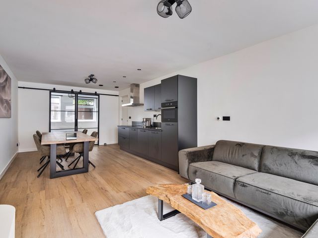 Bergweg 153B, Rotterdam