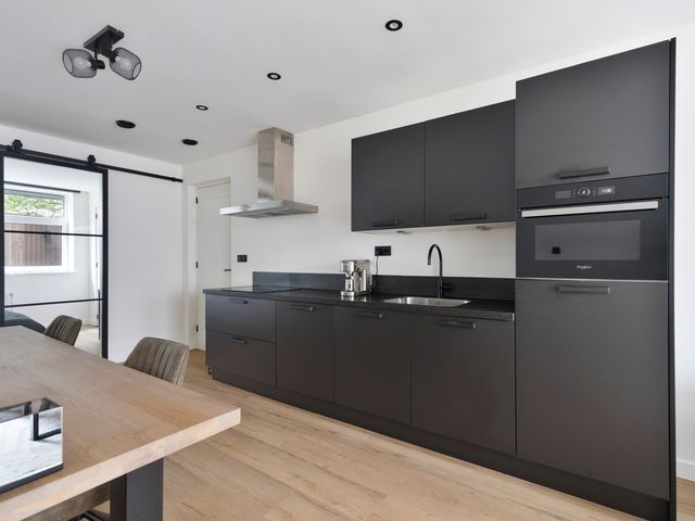 Bergweg 153B, Rotterdam