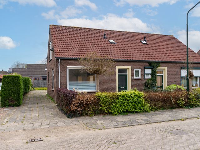 Fabriciusstraat 16, Almkerk