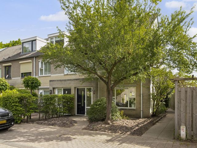 Elzendreef 2, Ulvenhout