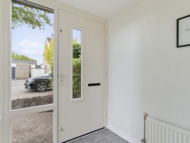 Elzendreef 2, Ulvenhout