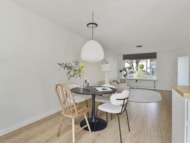 Elzendreef 2, Ulvenhout