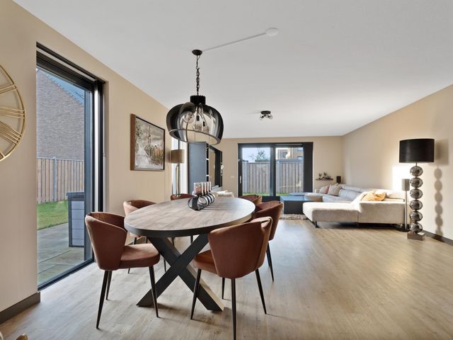 Liesgras 11, Lelystad
