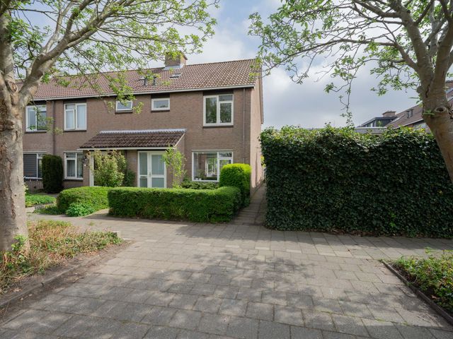 Johanna Naberstraat 2, Heemskerk