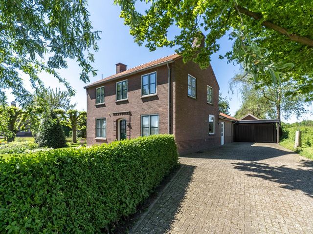 Zandstraat 4, Overloon