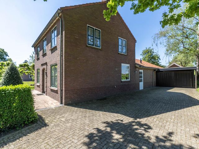 Zandstraat 4, Overloon