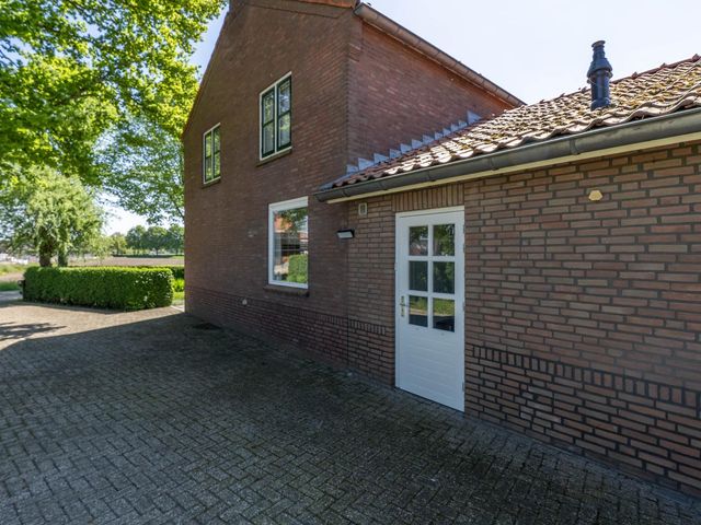 Zandstraat 4, Overloon