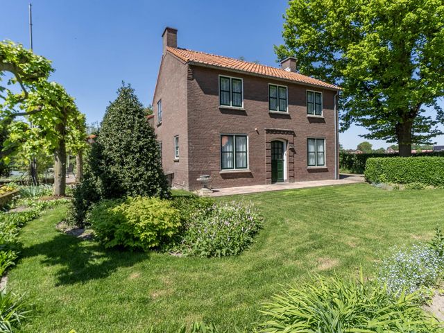Zandstraat 4, Overloon