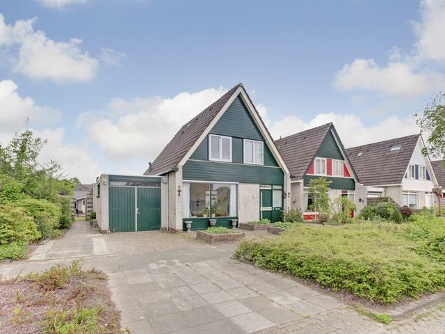 Aardebaan 12, Opmeer