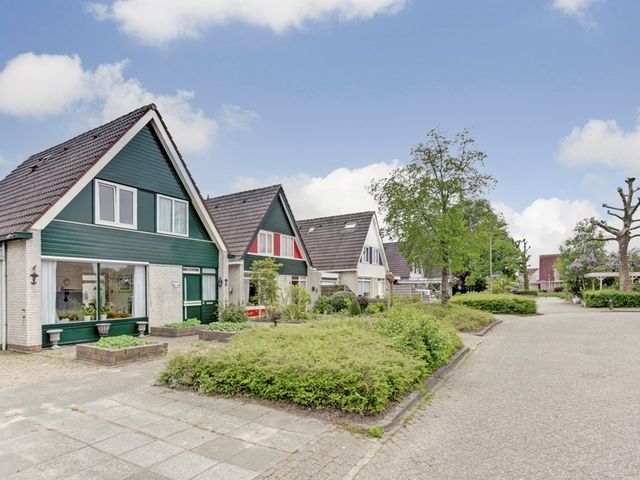 Aardebaan 12, Opmeer