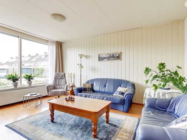 Aardebaan 12, Opmeer