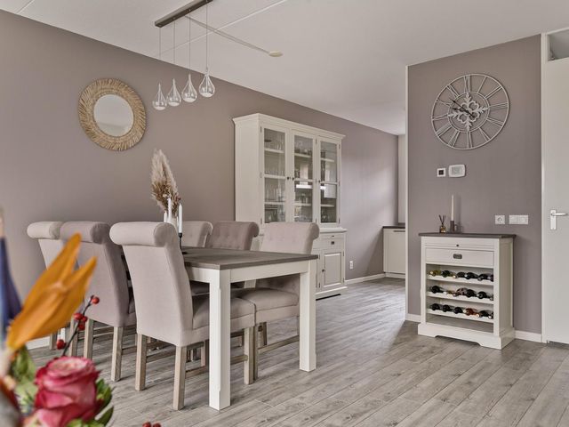 Julianastraat 33, Strijen
