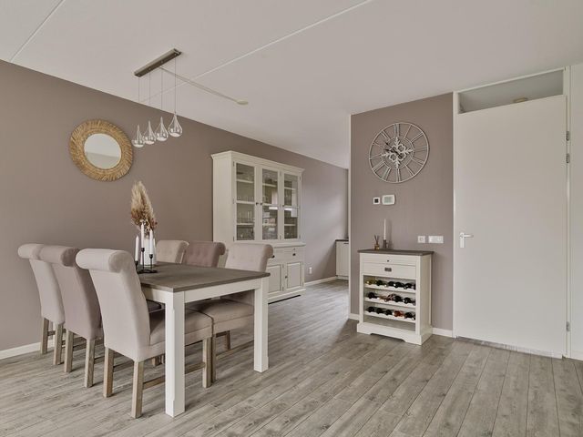 Julianastraat 33, Strijen