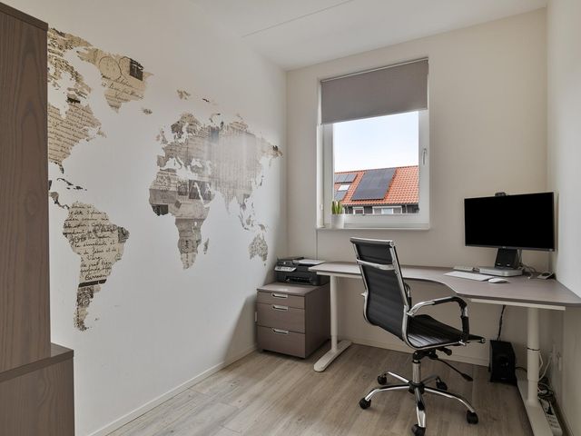 Julianastraat 33, Strijen