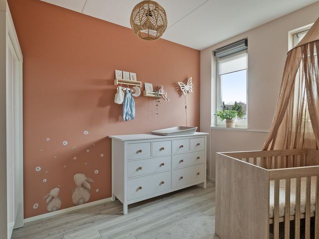 Julianastraat 33, Strijen