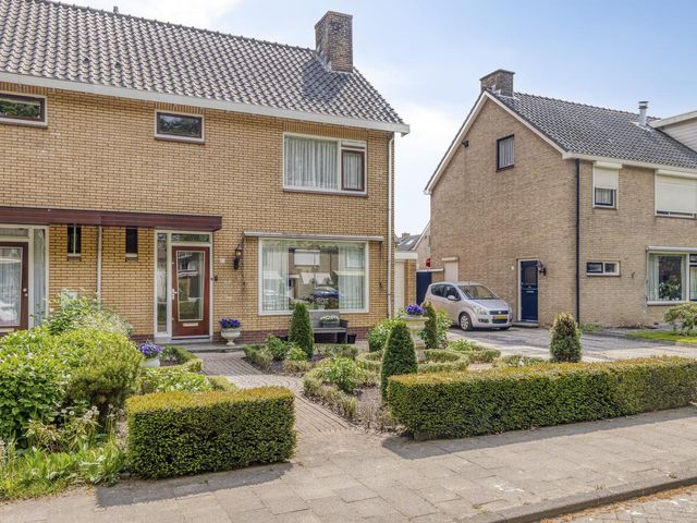 Eikenlaan 20, Puttershoek